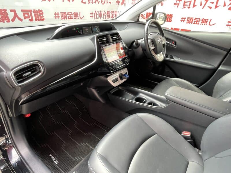 PRIUS プリウス Sツーリングセレクション【カスタム】
