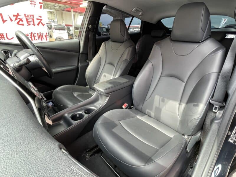 PRIUS プリウス Sツーリングセレクション【カスタム】