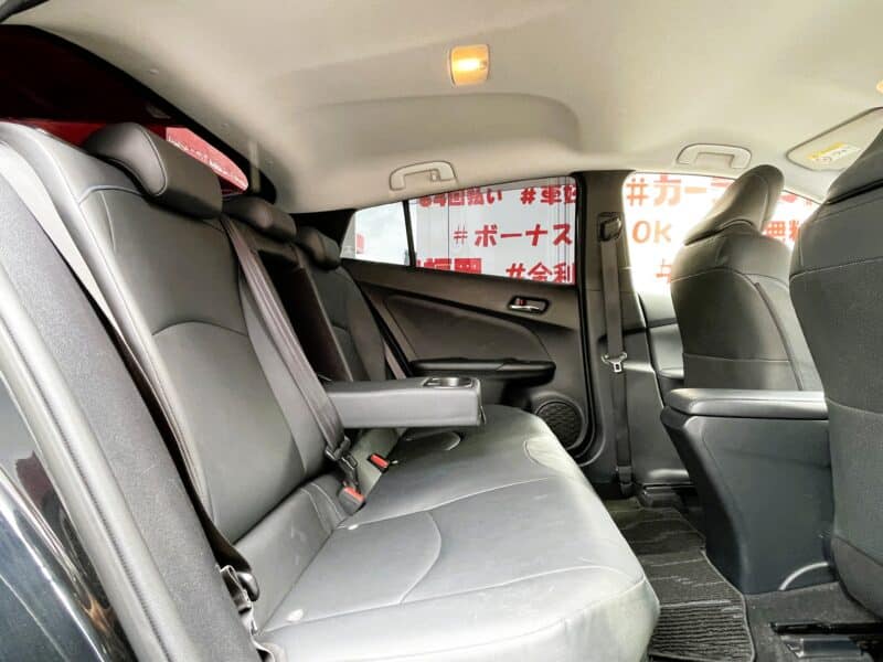 PRIUS プリウス Sツーリングセレクション【カスタム】