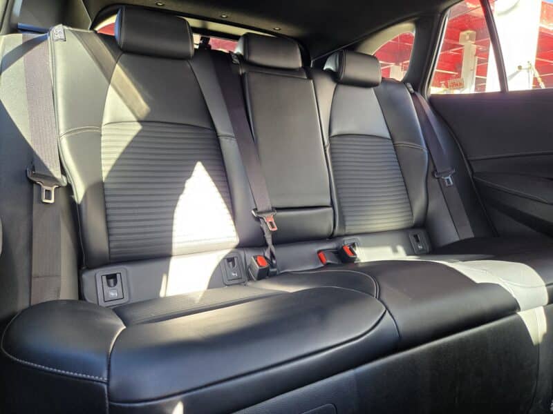 COROLLA TOURING カローラツーリング ハイブリッドW×B