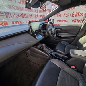 COROLLA TOURING カローラツーリング ハイブリッドW×B