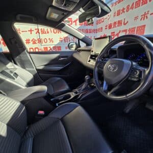 COROLLA TOURING カローラツーリング ハイブリッドW×B