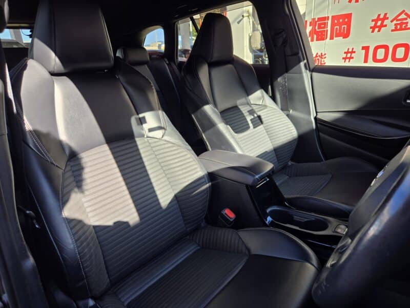 COROLLA TOURING カローラツーリング ハイブリッドW×B