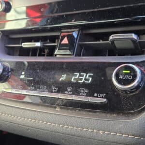 COROLLA TOURING カローラツーリング ハイブリッドW×B