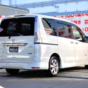 SERENA　セレナ　ハイウェイスター S-HYBRID Vセレクション　【特別仕様車】