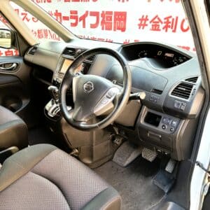 SERENA　セレナ　ハイウェイスターVセレクション【特別仕様車】