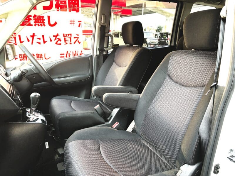 SERENA セレナ ハイウェイスターVセレクション【特別仕様車】