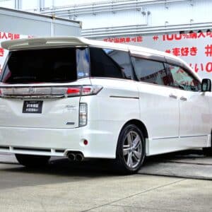 ELGRAND エルグランド ライダー黒クロスシート仕様マニュアルシート 【特別仕様車】