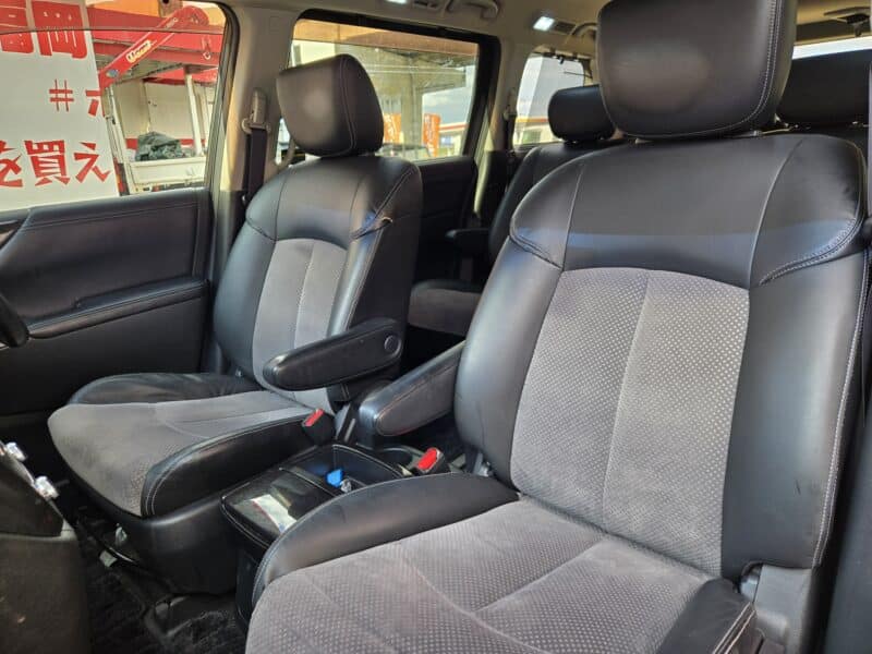 ELGRAND エルグランド ライダー黒クロスシート仕様マニュアルシート 【特別仕様車】