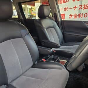 ELGRAND エルグランド ライダー黒クロスシート仕様マニュアルシート 【特別仕様車】