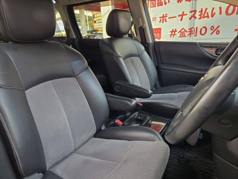 ELGRAND エルグランド ライダー黒クロスシート仕様マニュアルシート 【特別仕様車】