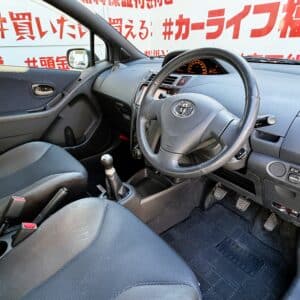 VITZ　ヴィッツ　RS【ユーザー買取車】