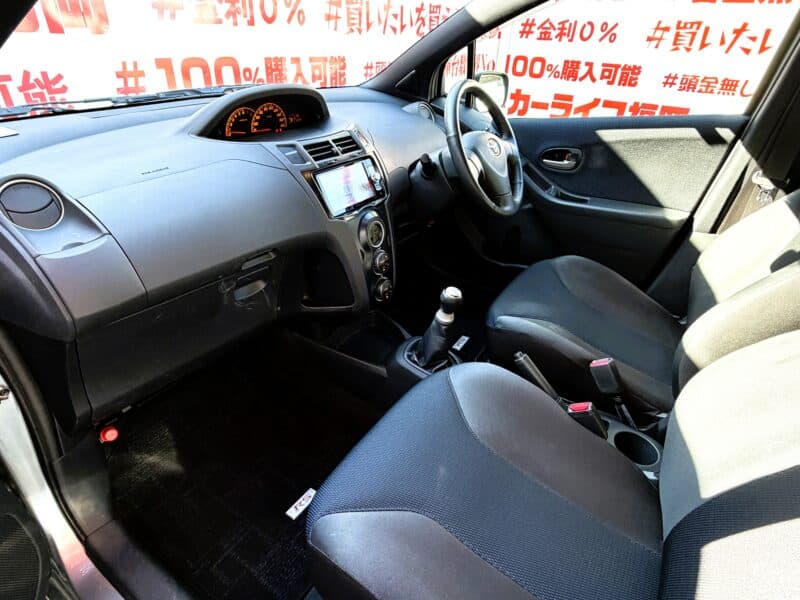 VITZ ヴィッツ RS【ユーザー買取車】