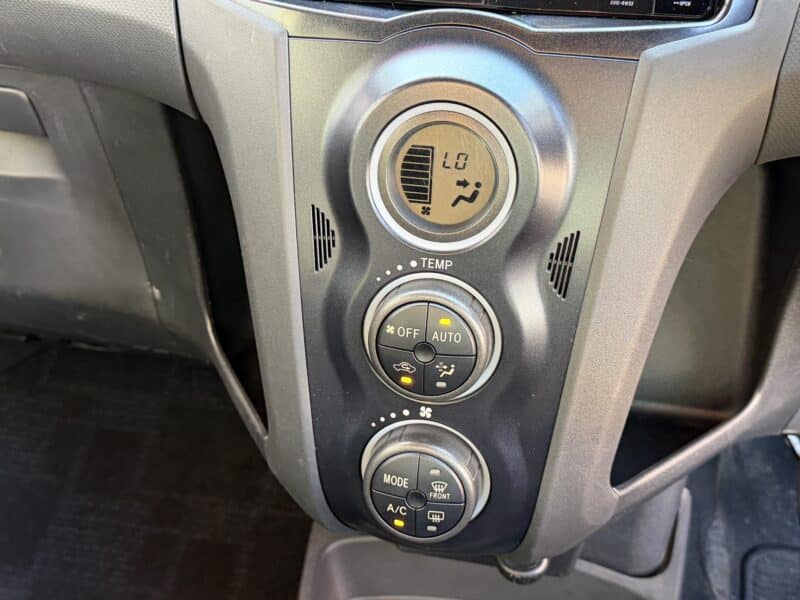 VITZ ヴィッツ RS【ユーザー買取車】