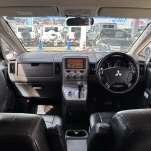 DELICA　デリカ D5　Gナビパッケージ【４ＷＤ】【カスタム】【総合評価優良車】