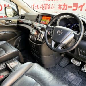 ELGRAND エルグランド　ライダー　黒本革シート仕様マニュアルシート【特別仕様車】【カスタム】