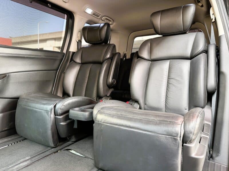 ELGRAND エルグランド ライダー 黒本革シート仕様マニュアルシート【特別仕様車】【カスタム】