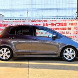 VITZ　ヴィッツ　RS【後期】【5MT】【カスタム】【総合評価優良車】