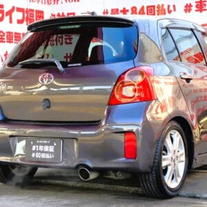 VITZ　ヴィッツ　RS【後期】【5MT】【カスタム】【総合評価優良車】