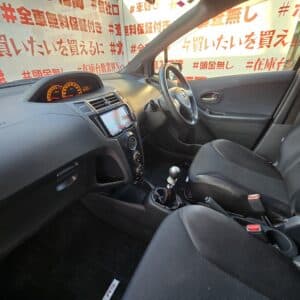 VITZ　ヴィッツ　RS【後期】【5MT】【カスタム】【総合評価優良車】