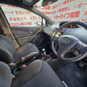 VITZ　ヴィッツ　RS【後期】【5MT】【カスタム】【総合評価優良車】