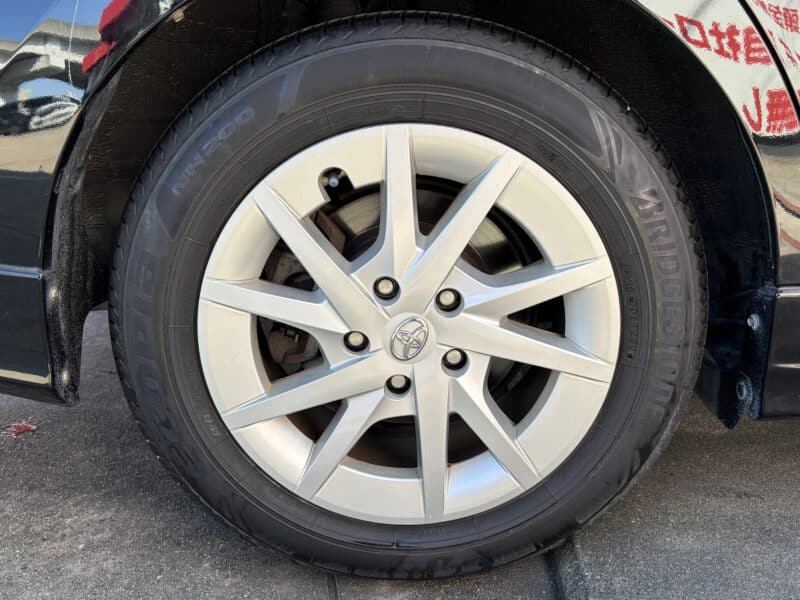 PRIUSα プリウスα S チューンブラック【特別仕様車】【車検2年付】