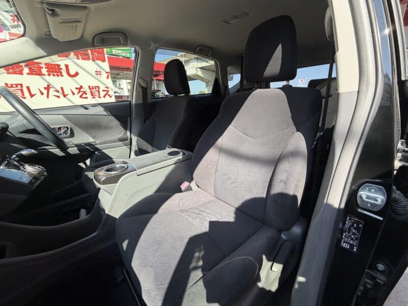 PRIUSα プリウスα S チューンブラック【特別仕様車】【車検2年付】