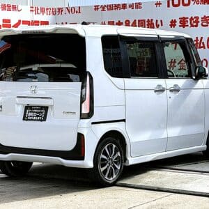 N-BOX　カスタム　ベースグレード【現行型】