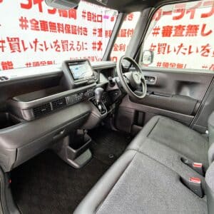 N-BOX　カスタム　ベースグレード【現行型】