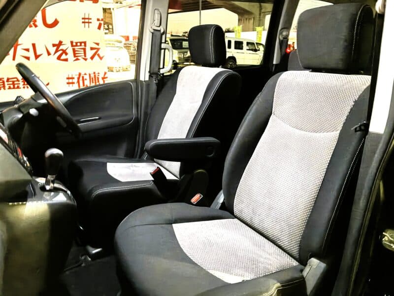 SERENA セレナ ライダーパフォーマンススペックブラックライン S-HYBRID 【特別仕様車】