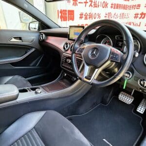 RCEDES BENZ メルセデス・ベンツ GLA180 スポーツ【総合評価優良車】