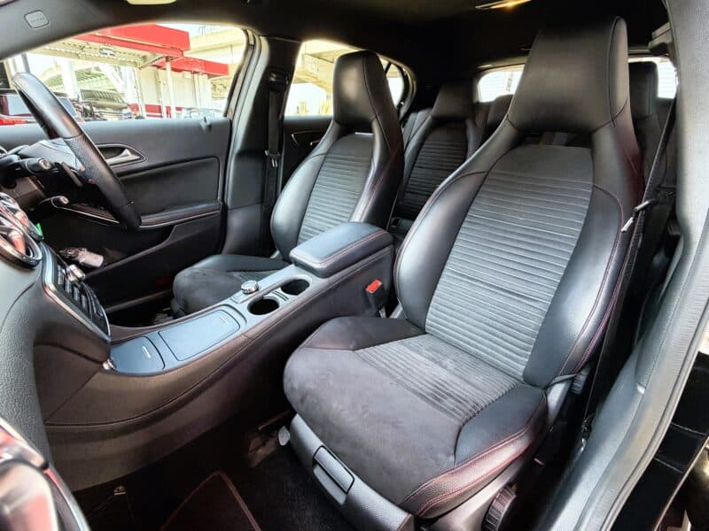 RCEDES BENZ メルセデス・ベンツ GLA180 スポーツ【総合評価優良車】