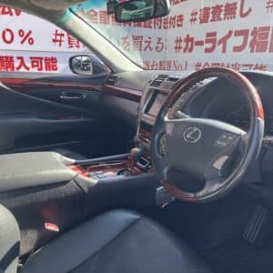 LEXUS　レクサス　LS460　バージョンS Iパッケージ【カスタム】【車検２年付】