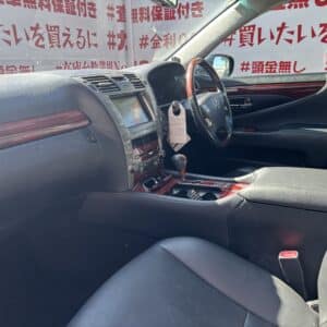 LEXUS　レクサス　LS460　バージョンS Iパッケージ【カスタム】【車検２年付】