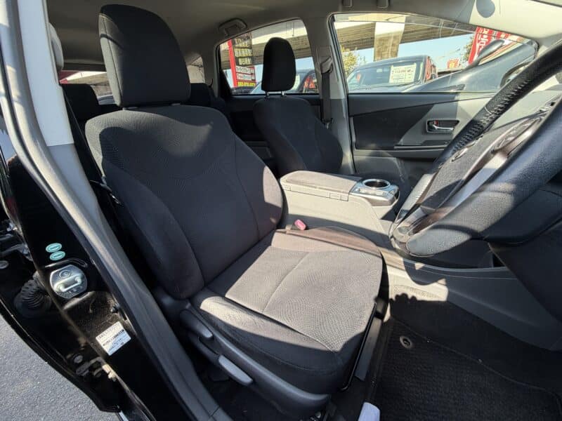 PRIUSα プリウスα S チューンブラック【特別仕様車】【車検2年付】