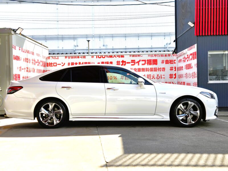 CROWN クラウン ハイブリッド RS 【カスタム】