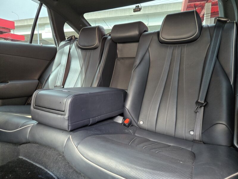 CROWN クラウン ハイブリッド RS 【カスタム】