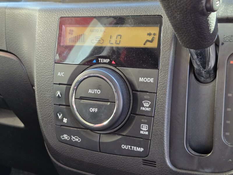 SPACIA CUSTOM スペーシアカスタムZ ベースグレード 全方位モニター付メモリーナビ装着車