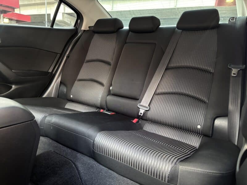 AXELA アクセラ 15S ツーリング 【カスタム】【ユーザー買取車】