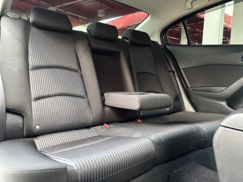 AXELA アクセラ 15S ツーリング 【カスタム】【ユーザー買取車】