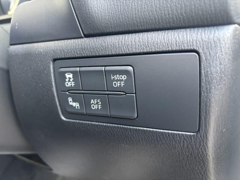 AXELA アクセラ 15S ツーリング 【カスタム】【ユーザー買取車】