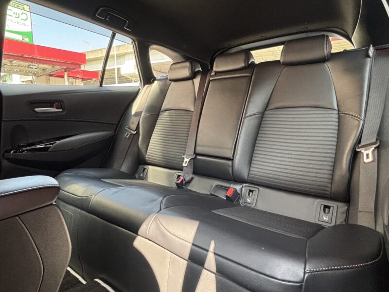 COROLLA TOURING カローラツーリング ハイブリッドW×B 【総合評価優良車】