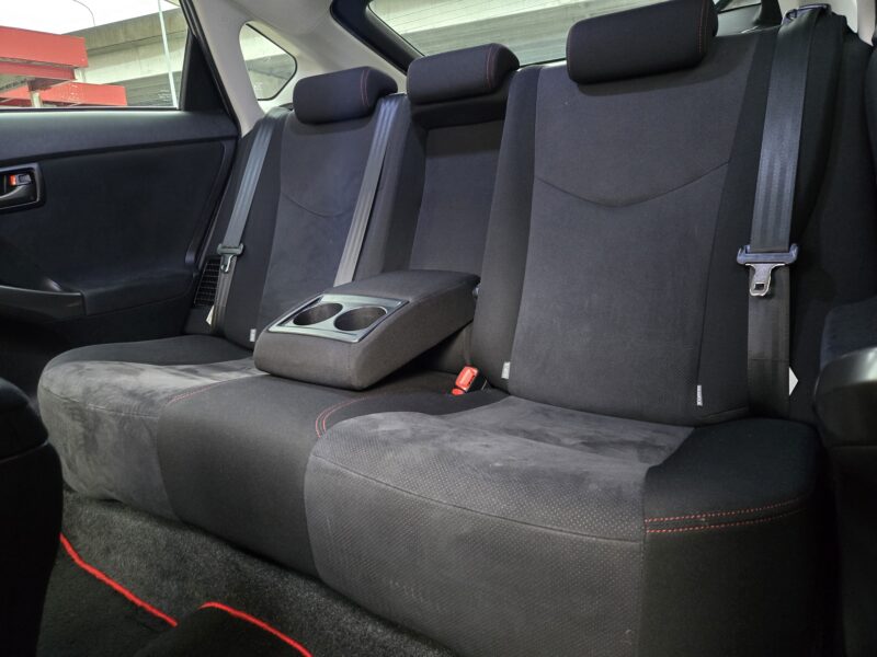 PRIUS プリウス Sツーリングセレクション G’s【特別仕様車】【カスタム】