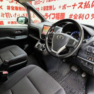 VOXY　ヴォクシー　ハイブリッドV