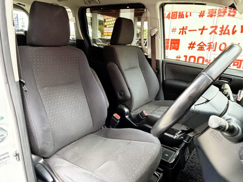 VOXY ヴォクシー ハイブリッドV