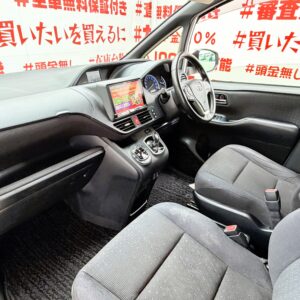 VOXY　ヴォクシー　ハイブリッドV