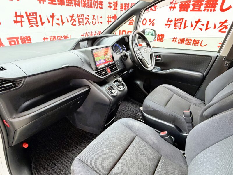 VOXY ヴォクシー ハイブリッドV