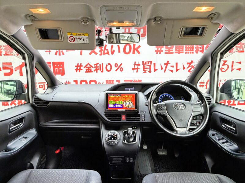 VOXY ヴォクシー ハイブリッドV