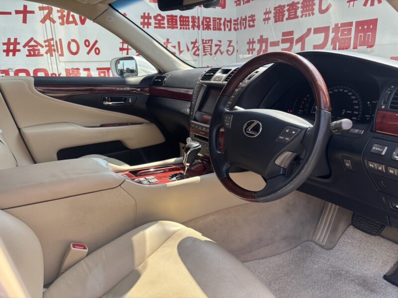 LEXUS レクサス LS600h I パッケージ"中期型"【4WD】