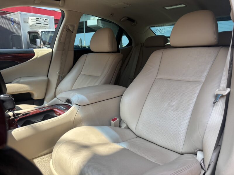 LEXUS レクサス LS600h I パッケージ"中期型"【4WD】